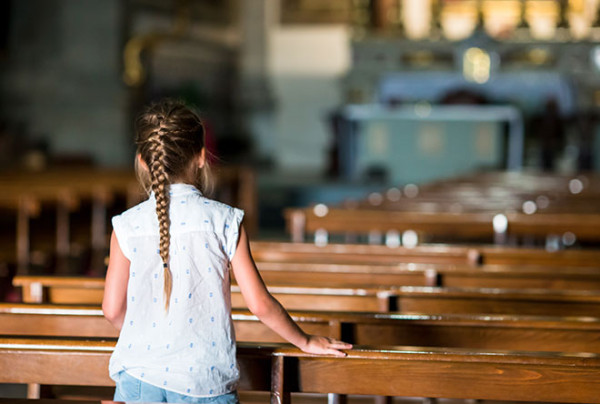 Die mangelnde Identifikation eines Elternteils mit der christlichen Lehre ist kein Grund, die Anmeldung eines Kindes an einer kirchlichen Schule zu verweigern, wenn diese näher an seinem Wohnort liegt