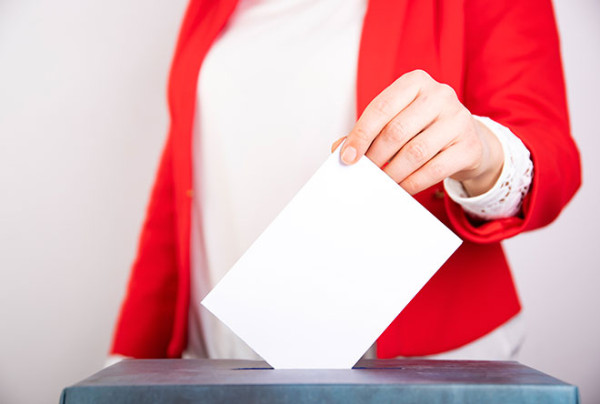 Ordnungswidrigkeiten und Vergehen, die Sie bei einer Wahl begehen können
