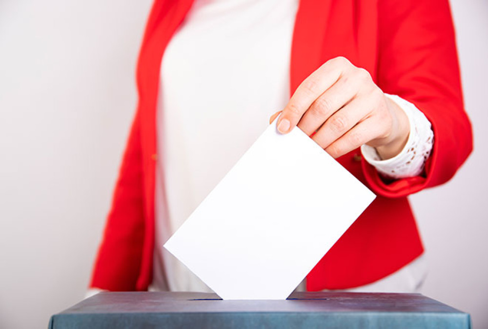 Ordnungswidrigkeiten und Vergehen, die Sie bei einer Wahl begehen können