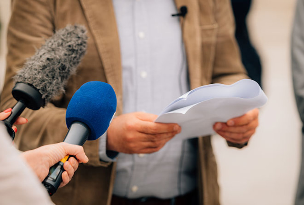 Was brachte die Novelle des Gesetzes zum Schutz von Hinweisgebern bei asozialen Aktivitäten?