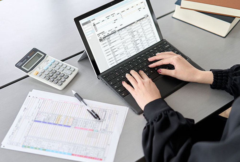 Vereinfachung der Steuerzahlungsprozesse über das Finanzverwaltungsportal Artikel & News #113 Online-Zahlung von Verwaltungsgebühren und 15 Steuerarten direkt bei Vornahme einer steuerpflichtigen Handlung über das Finanzverwaltungsportal... Zum Artikel